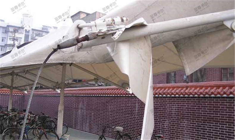 膜結構車棚.jpg 膜結構車棚.jpg