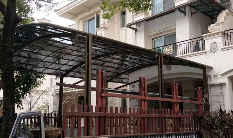 至尊卡爾耐力板雨棚.jpg 至尊卡爾耐力板雨棚.jpg