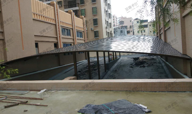 至尊卡爾入庫(kù)棚.jpg 至尊卡爾入庫(kù)棚.jpg