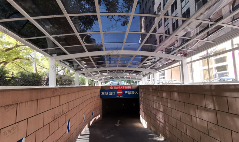 至尊卡爾入庫(kù)棚.jpg 至尊卡爾入庫(kù)棚.jpg