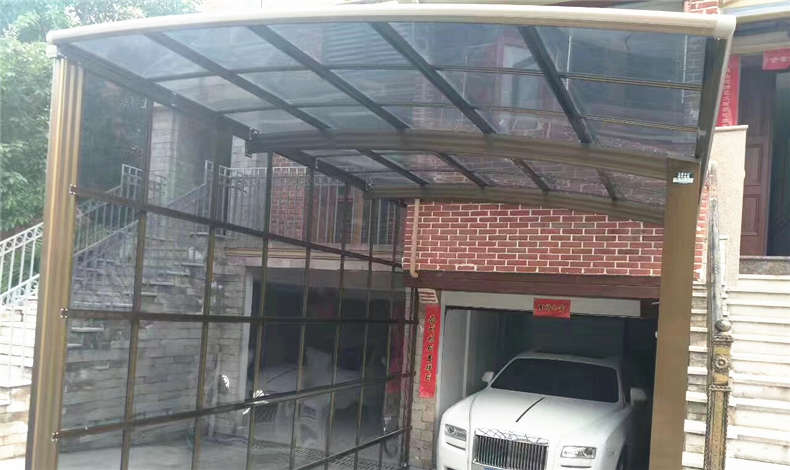 車庫雨棚側面封板要根據現場情況