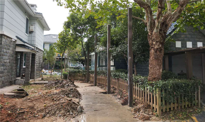 預埋車棚雨棚立柱，嚴格執(zhí)行標準