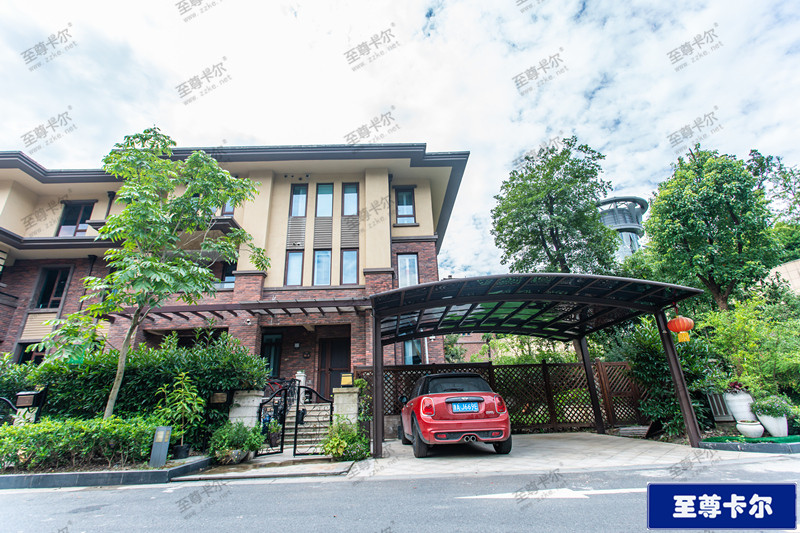 別墅安裝汽車棚，尊貴只是最需要考慮的一點(diǎn)