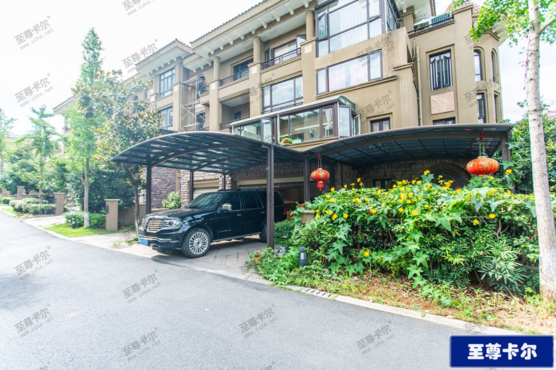 超級(jí)堅(jiān)固的鋁合金車(chē)棚雨棚,至尊卡爾助您抵御狂風(fēng)暴雪