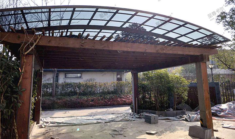 家庭防腐木雨棚老化了？不如這樣來改建