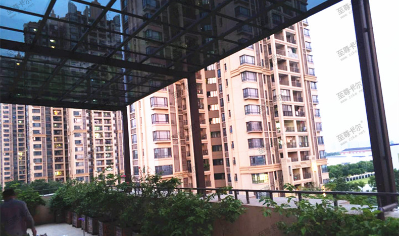 被玻璃雨棚坑慘了！玻璃雨棚圖片與現實的落差有多大？