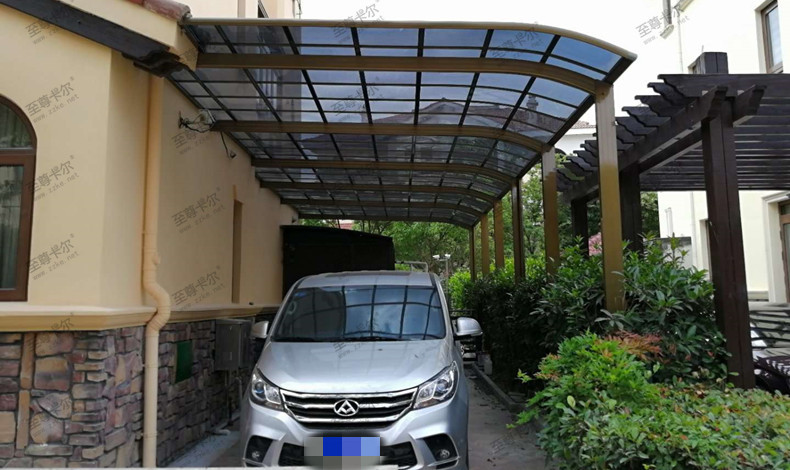 別墅院子的停車棚該如何選擇？至尊卡爾告訴你