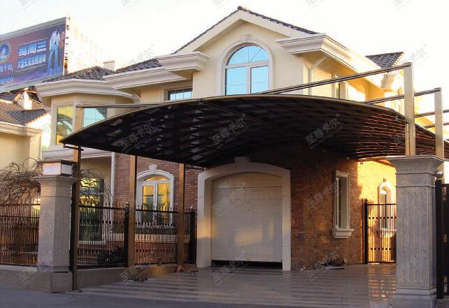 雨棚材質都有哪些呢？陽臺最適合應用哪種雨棚？