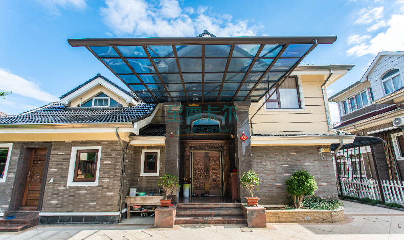 家里雨棚用幾年就老化，換成這種雨棚用二十年都沒(méi)問(wèn)題